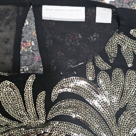 2/$20 New York And Company - Gold Sequin Tank - Size Xs - Picture 7 of 7